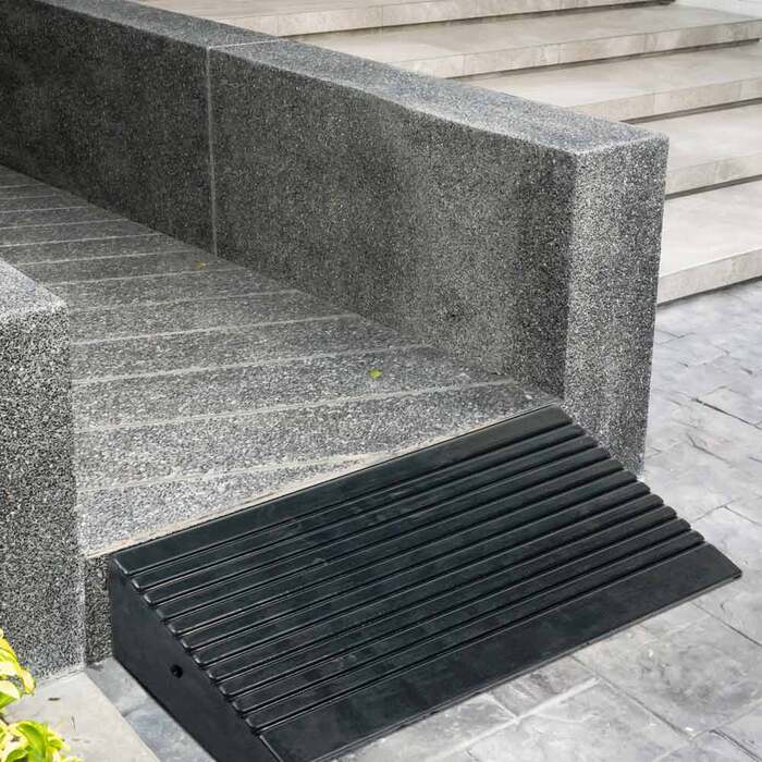 Kerb Ramp Rubber Black  - 150mm High