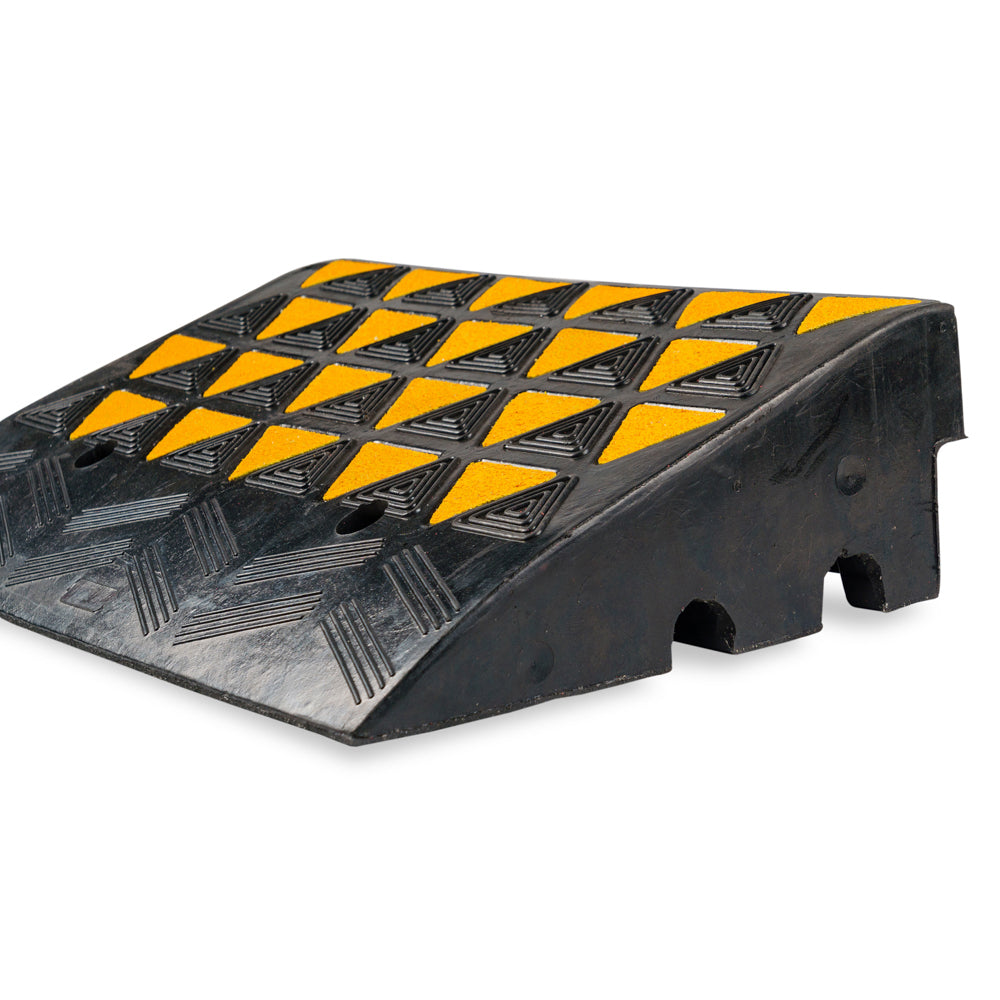 Kerb Ramp Rubber High-Vis Reflectors - 150mm High