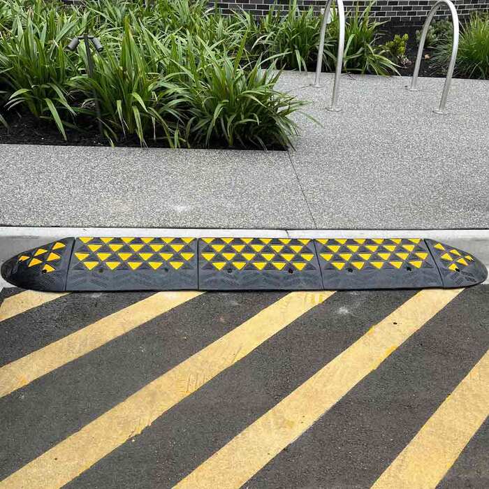 Kerb Ramp Rubber High-Vis Reflectors - 150mm High