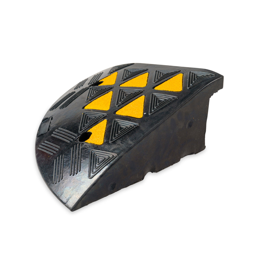 Kerb Ramp Rubber High-Vis Reflectors End - 150mm High