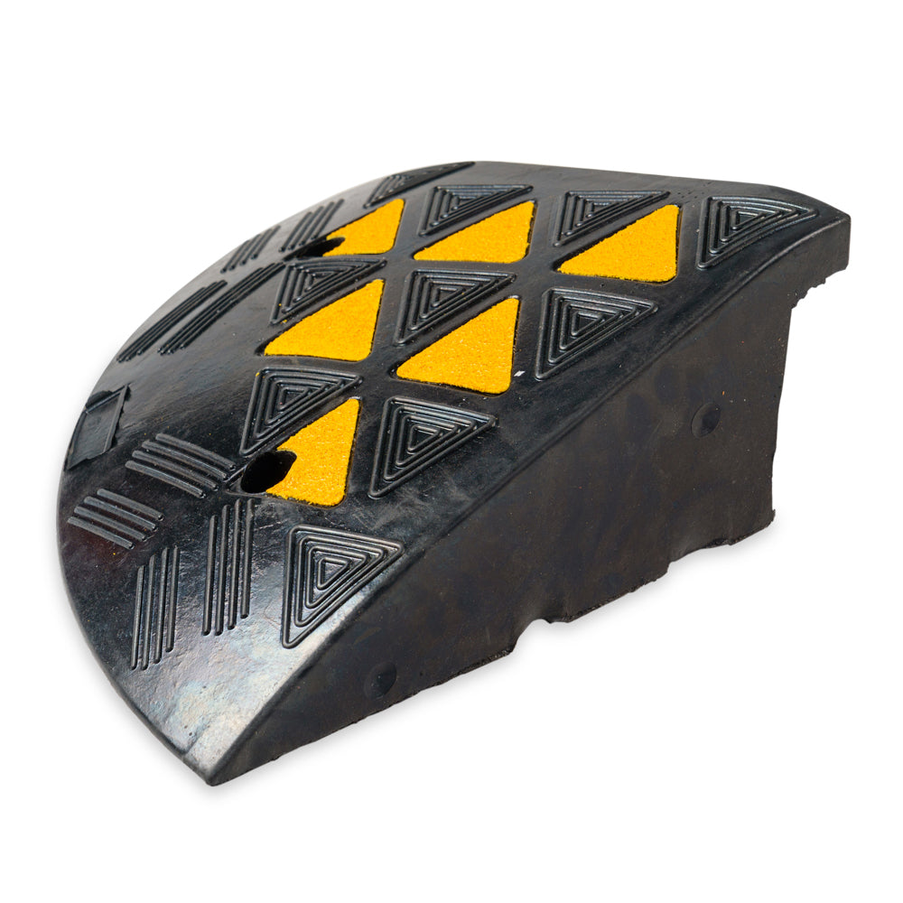 Kerb Ramp Rubber High-Vis Reflectors End - 200mm High